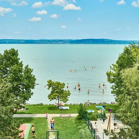 Catamaran - Hostaid Apartament Siófok