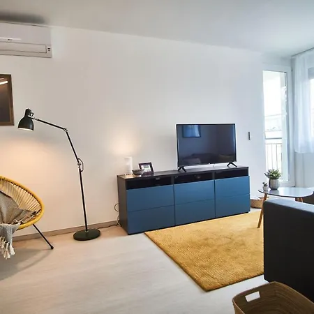 Catamaran - Hostaid Apartment Siofok